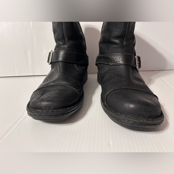 UGG SN3040 black leather sheepskin-lined winter combat buckle boots men size 8 main image 6